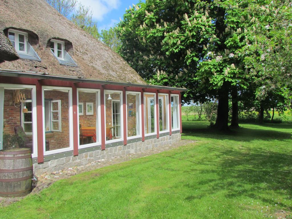 Historischer Davidshof - Mit Dem Rad Die Nordseehalbinsel Erkunden Oldenswort Esterno foto